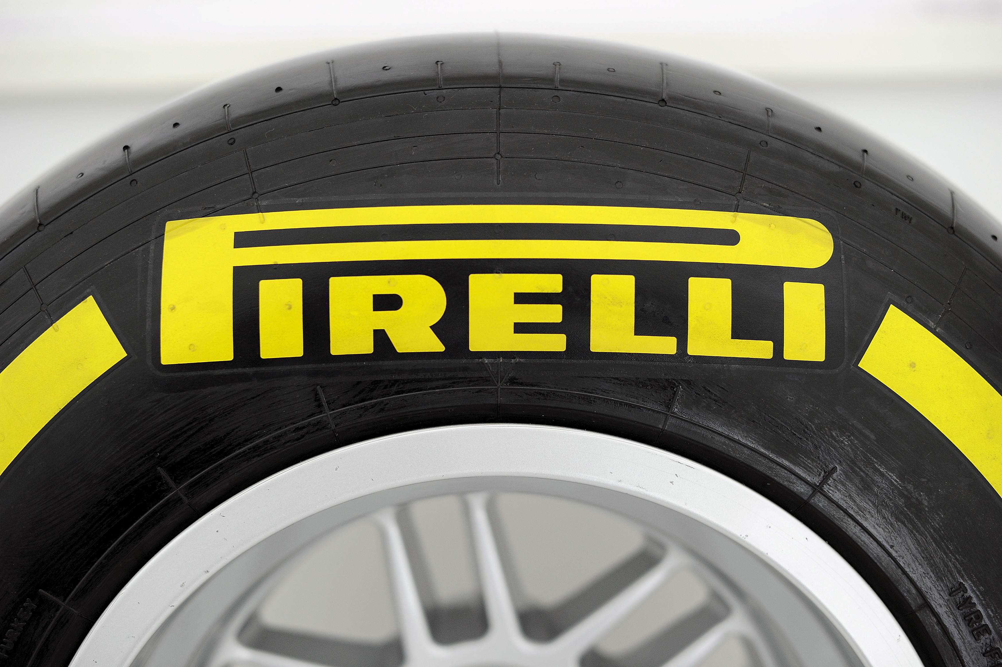 Пирелли чья резина. Pirelli PZERO Gen-2. Pirelli Powergy. Пирелли шины лого. Pirelli PZERO Gen-2 Sports car.